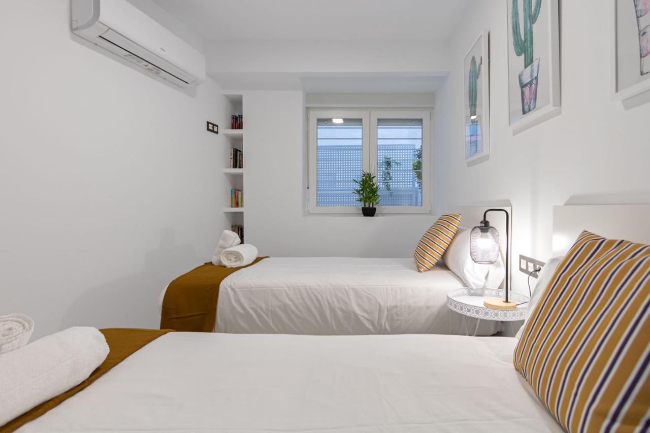 Lujan Deluxe Suites Séville Extérieur photo