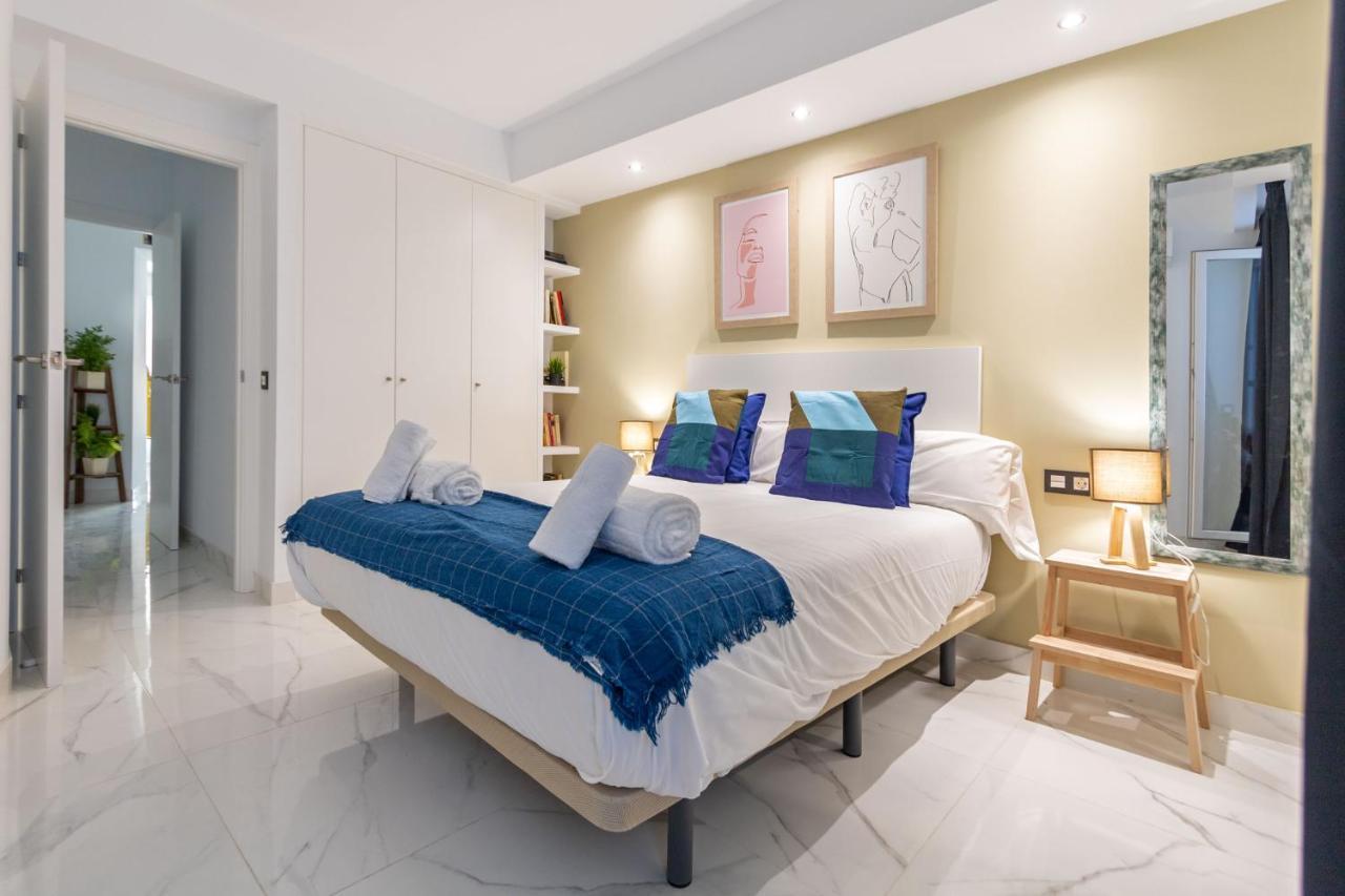 Lujan Deluxe Suites Séville Extérieur photo